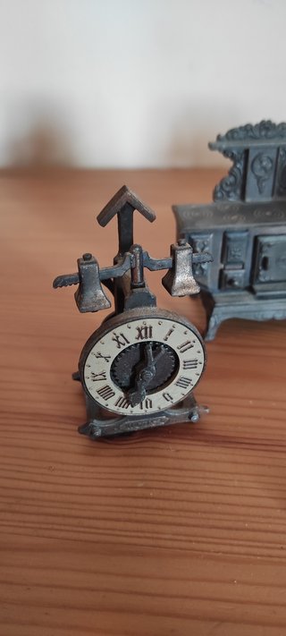 Miniaturas Muebles Antiguos Sacapuntas