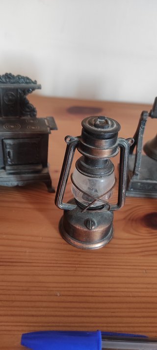 Miniaturas Muebles Antiguos Sacapuntas