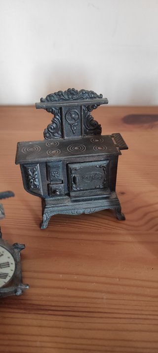 Miniaturas Muebles Antiguos Sacapuntas