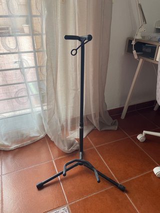 Pie/ soporte para guitarra/bajo