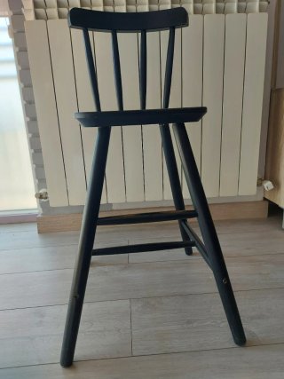 Trona infantil IKEA Agam negra