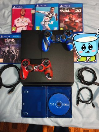 Consola PS4 + 5 Juegos + 2 Mandos+ 2 fundas nuevas