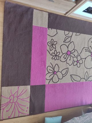Alfombra de comedor con flores
