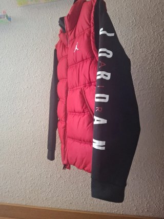 Chaqueta Jordan Negra y Roja