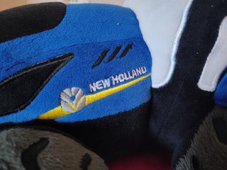 Peluche Tractor New Holland Azul
