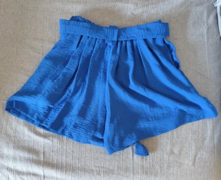 Pantalón corto de cintura alta azul eléctrico