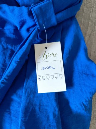 Pantalón corto de cintura alta azul eléctrico