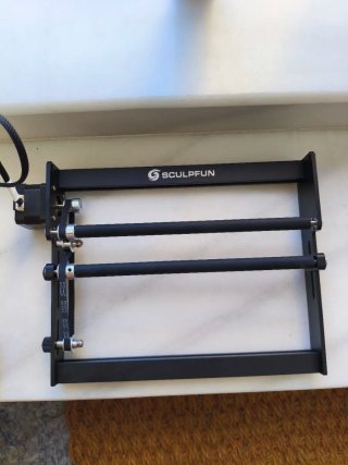 Rodillo para grabado laser de la marca sculpfun.