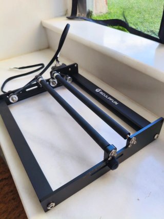 Rodillo para grabado laser de la marca sculpfun.