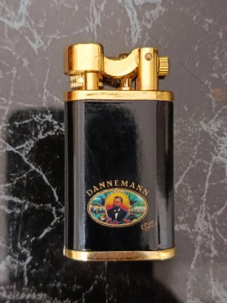 Encendedor Vintage Dannemann Dorado y Negro