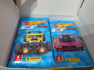 Caja 18 sobres Panini Hot Wheels On The Road
