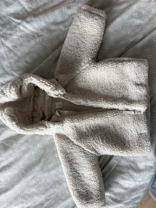 Abrigo bebé H&M peluche 4-6 meses