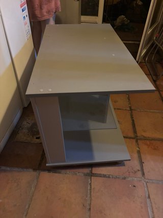 Mesa de TV gris