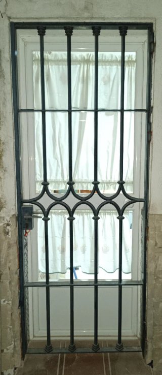 2 Rejas de Hierro Macizo para Ventanas y 1 Puerta