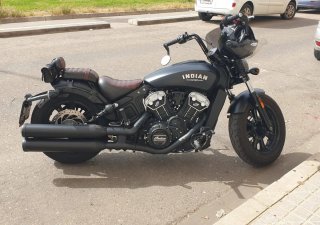 Indian Scout Bobber Negra