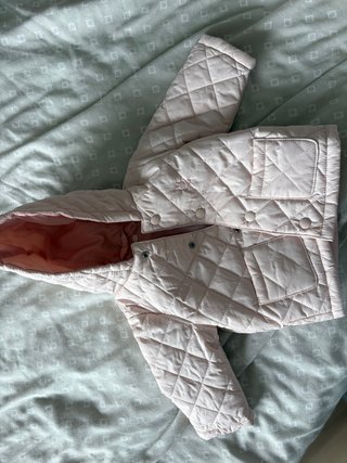 Abrigo bebé Benetton rosa acolchado
