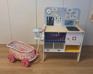 Clínica veterinaria de madera para niños