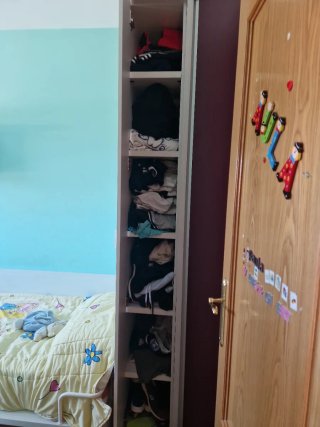 Habitación completa: Cama, armario y escritorio