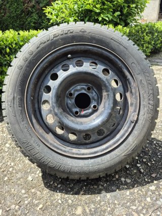 Rueda Michelin 165/65 R14 79T Clio