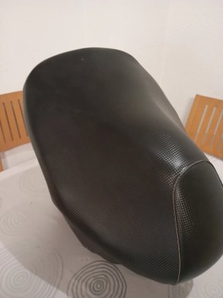 Asiento Yamaha Aerox Completo.
