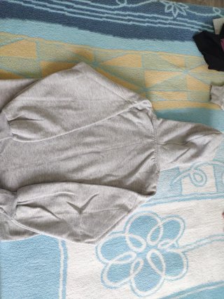 Sudadera Zara Corazón París Gris y Rojo