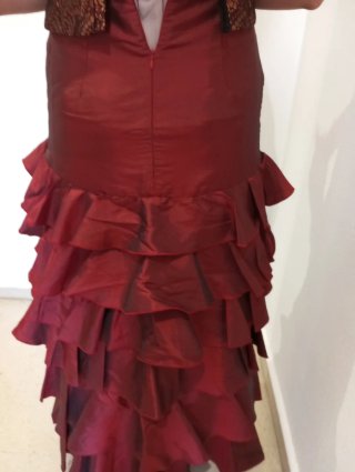 Conjunto corpiño y falda fiesta dorado y granate