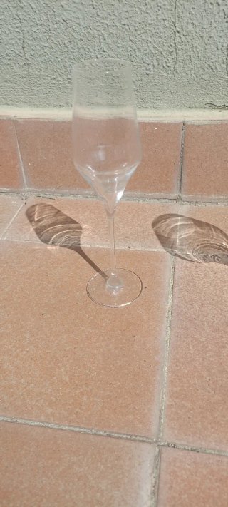 6 calici di vino e 6 di cava in cristallo