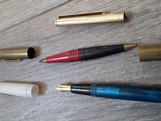Set di penne e stilografiche antiche