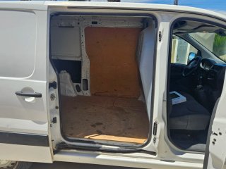 Furgoneta Peugeot Expert. Año 2015.
