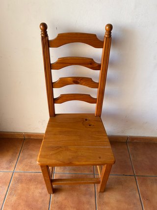 Sillas de pino macizo (2 unidades diferentes)
