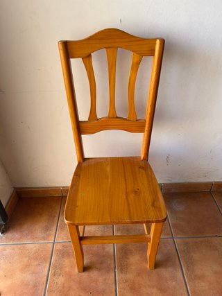 Sillas de pino macizo (2 unidades diferentes)