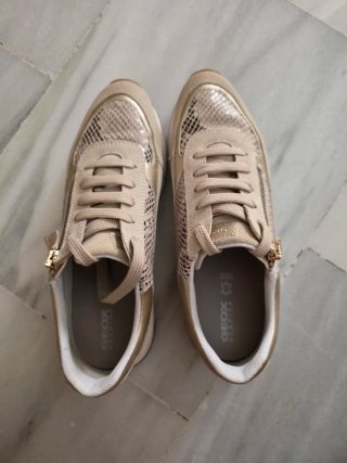 Zapatos Geox Mujer Beige y Dorado Un solo uso