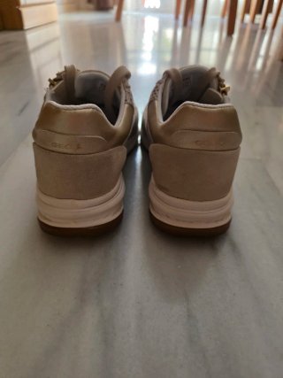 Zapatos Geox Mujer Beige y Dorado Un solo uso