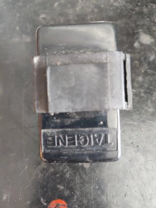 (000454)Relé Batería Sym Maxsym 600