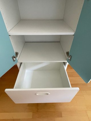 Mueble infantil blanco y azul Ikea