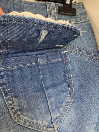 Pantalón Tejano capri con Brillantes