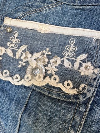 Pantalón Tejano capri con Brillantes