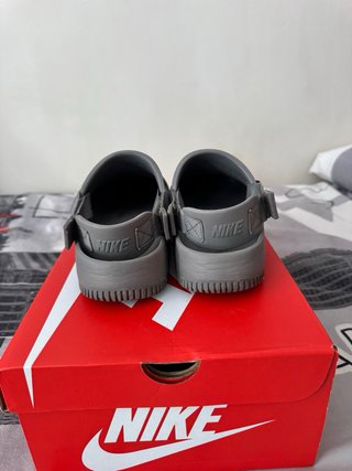 Mules Nike Calm Grises