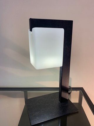 Lámpara de mesa diseño moderno