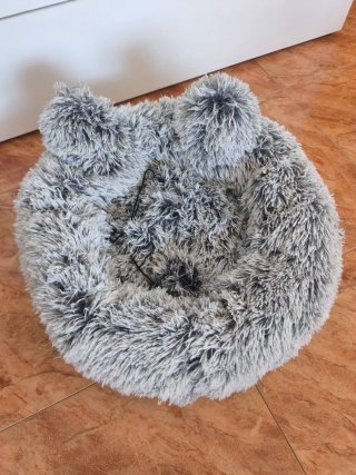 Cama antiestrés para mascota gris
