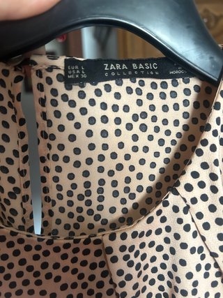 Blusa Zara lunares beige y negro Talla L