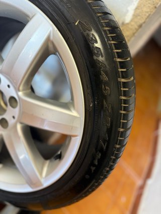 Juego Llantas Originales Mercedes 17" + Neumáticos