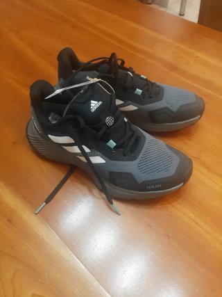 Zapatillas Adidas Terrex Negras y Grises