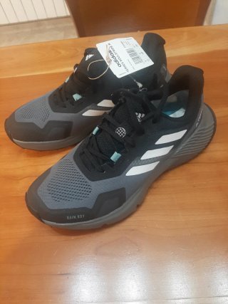 Zapatillas Adidas Terrex Negras y Grises