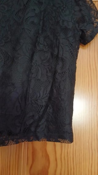 Camiseta encaje manga corta negra