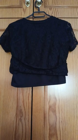 Camiseta encaje manga corta negra