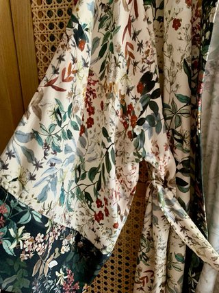 Bata Oysho floral talla única