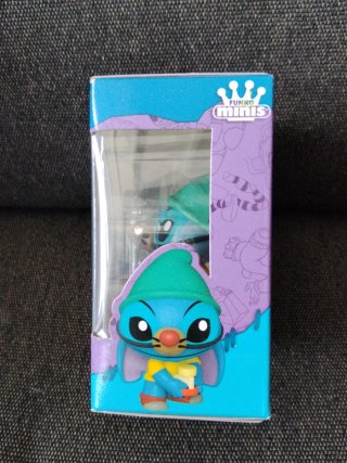 Funko Stitch como Gus Gus