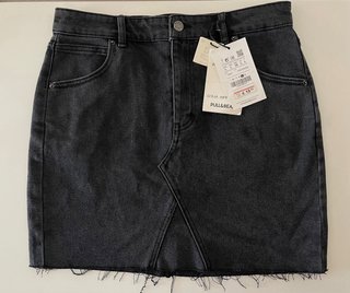 Falda vaquera negra Pull&Bear Talla L
