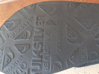 Ciabatte Quiksilver con stampa a foglia